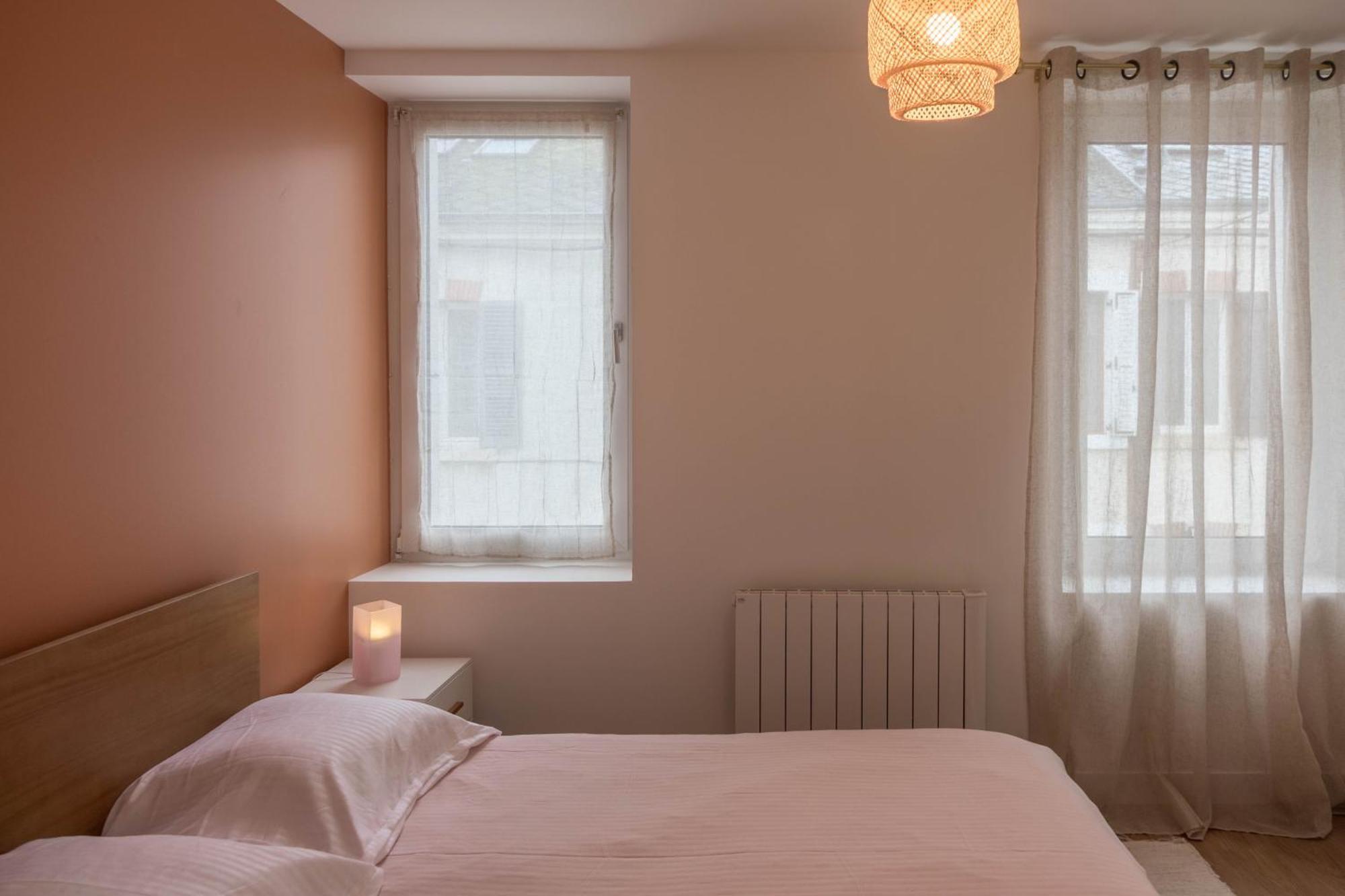 Beau Quartier Et Central, Maison Spacieuse Avec Cour, 3 Chambres, 3 Salles De Bains A 10 Min A Pied De La Gare Orléans Extérieur photo