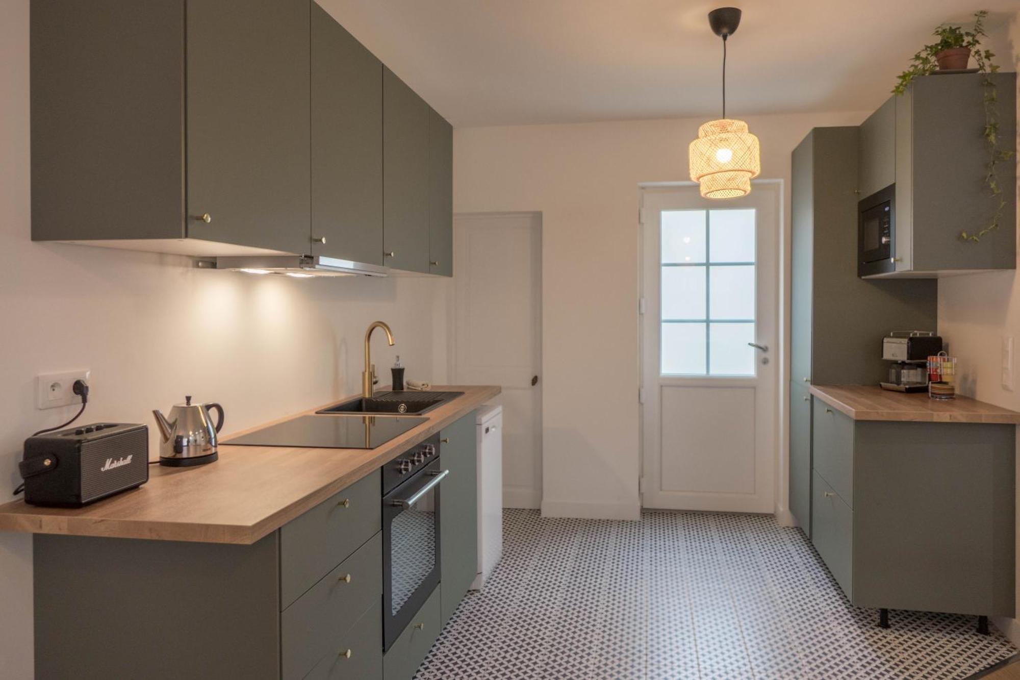 Beau Quartier Et Central, Maison Spacieuse Avec Cour, 3 Chambres, 3 Salles De Bains A 10 Min A Pied De La Gare Orléans Extérieur photo