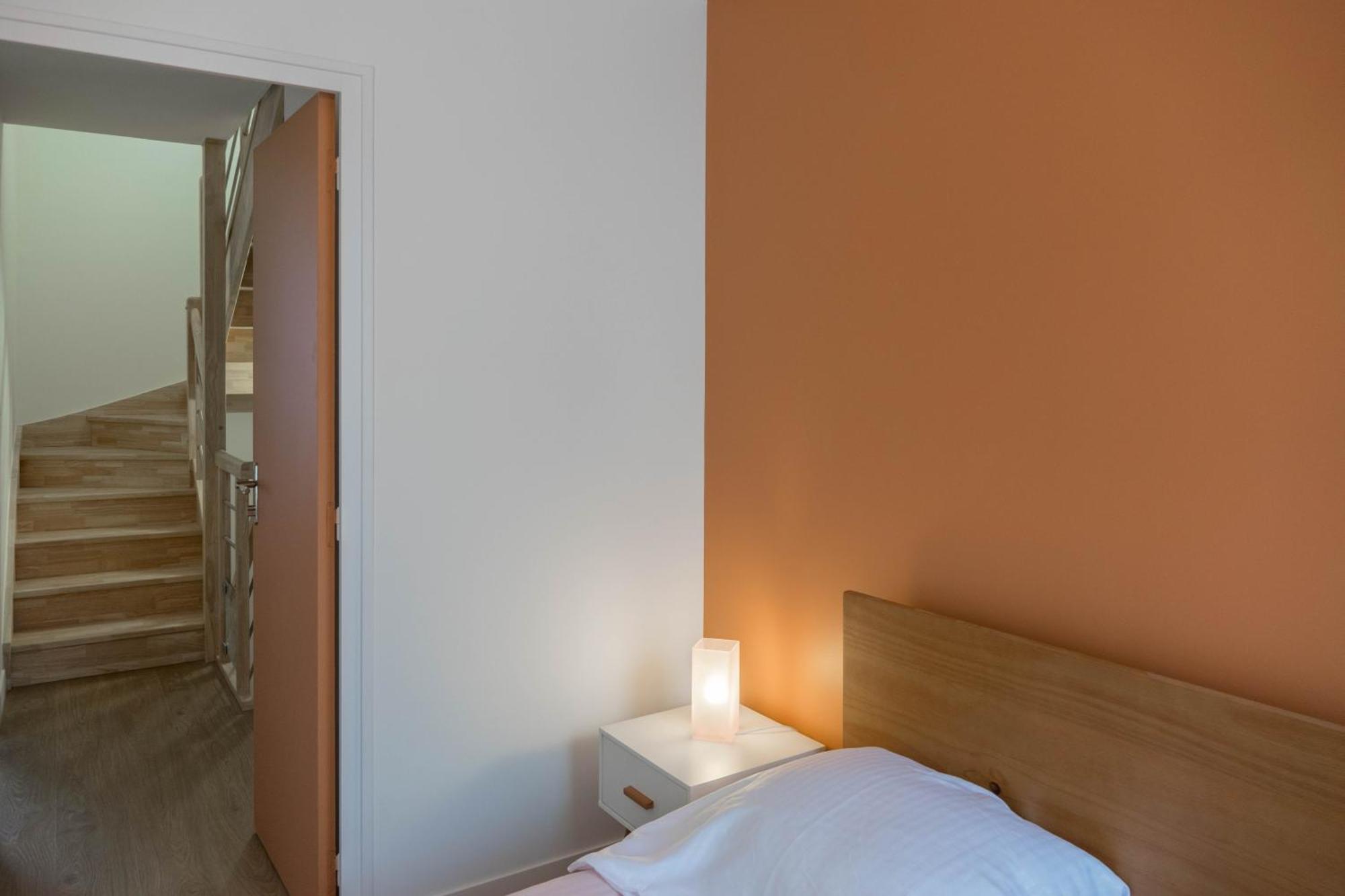 Beau Quartier Et Central, Maison Spacieuse Avec Cour, 3 Chambres, 3 Salles De Bains A 10 Min A Pied De La Gare Orléans Extérieur photo